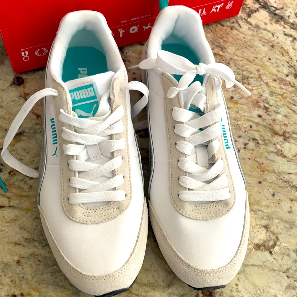 New in box Puma real Reeser women’s sneakers